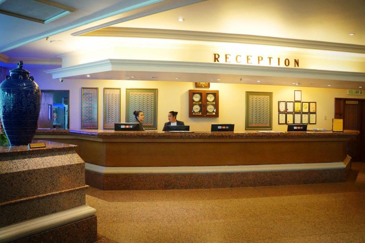 Sabah Oriental Hotel Кота-Кинабалу Экстерьер фото